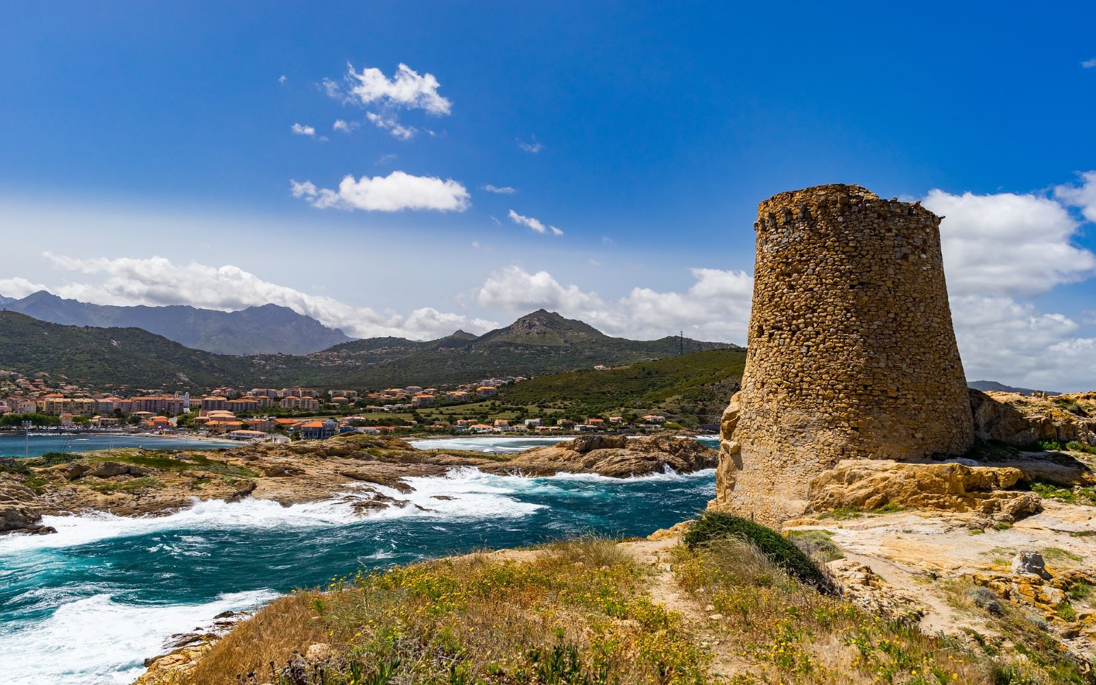 tours genoises corse du sud